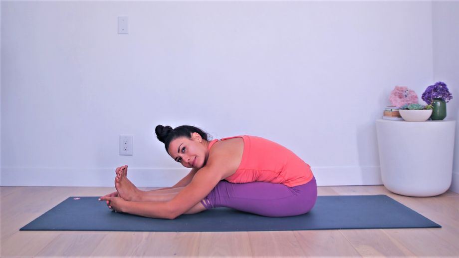 As 10 Poses de Yoga em Pé (Asanas) para Melhorar o Equilíbrio