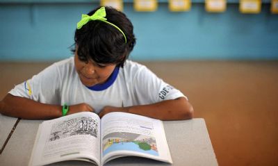 FNDE repassa recursos a escolas para compra de livros didticos