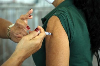 Cuiab e VG comeam a aplicar vacina bivalente contra covid-19 esta semana
