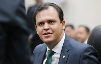 Thiago Silva amplia liderana e alcana 44% em nova pesquisa de intenes de voto