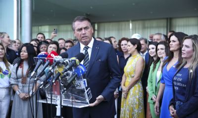 Bolsonaro recebe apoio de deputados reeleitos no Palcio da Alvorada