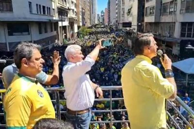 Em SP, Bolsonaro chama Lula de 'ladro' e volta a defender povo armado