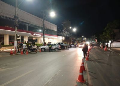 Treze motoristas so presos por embriaguez na Avenida Isac Pvoas