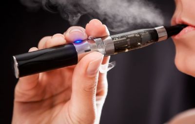 Uso de cigarro eletrnico aumenta 600% no pas; programa ajuda a deixar o vcio