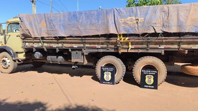 Polcia Civil prende trs por transporte ilegal de madeira e trfico de drogas na regio de fronteira