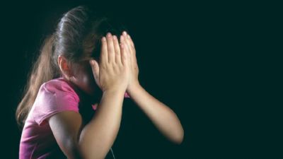 Menina reclama de dores e denuncia irmo de 12 anos de estupro