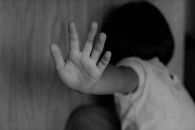 Mulher acusada de torturar sobrinho de 6 anos aponta marido como agressor