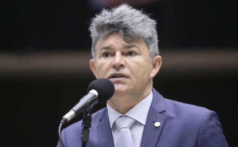 José Medeiros pede afastamento de Fávaro e mais dois ministros por leilão do arroz