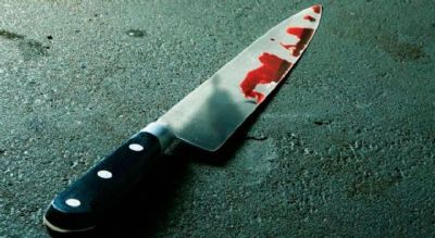Com cimes, mulher de 60 anos tenta matar namorado a facada em Cuiab
