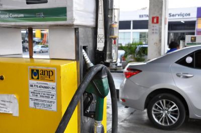 Operao encontra irregularidades em 27 postos de combustveis