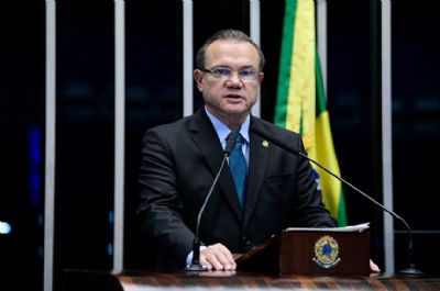 Fagundes brigar pelo apoio de Bolsonaro em 2022