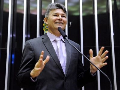 Candidatura de Ablio e Claudio Ferreira so imposies de Bolsonaro, diz Medeiros
